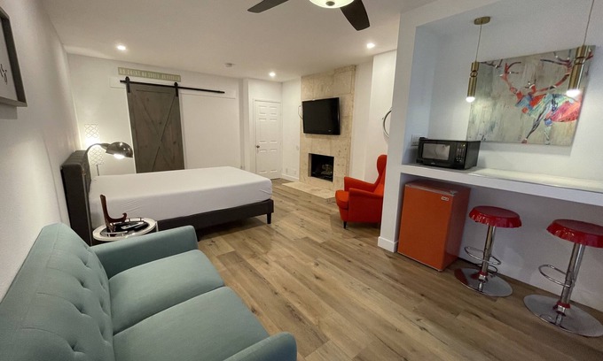 Northwood House | Convenient Remodeled Dual Master House in the heart of Irvine!