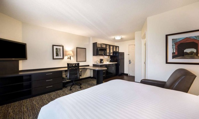 Santa Clara Resort | Convenient Silicon Valley Accommodation! Stuite with Private Full Kitchen!