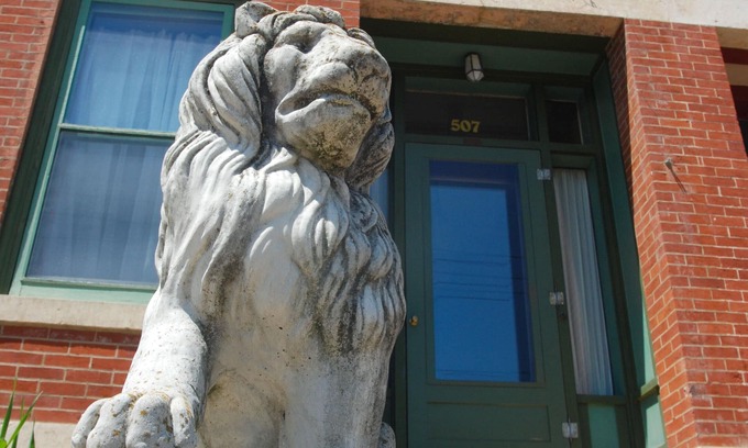 Galena House | Convenient & Spacious Downtown - Private Parking Included