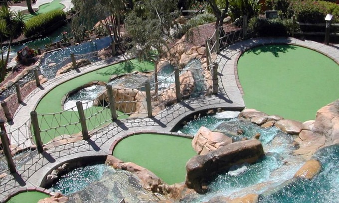 Traverse City Hotel | Convenient Stay at Knights Inn Traverse City! Free Parking, Onsite Pool