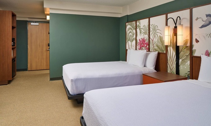 Ala Moana Hotel | Convenient Stay in Hawaii! 2 Comfortable Units Onsite Pool