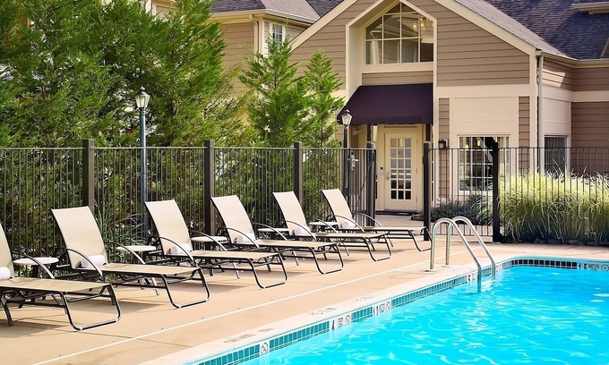 Westlake Hotel | Convenient Stay in Westlake! Kitchen, Free Parking, Onsite Pool, Pets Allowed