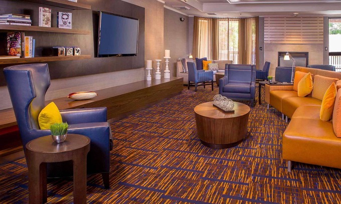 Durham Hotel | Convenient Stay, Superb Location! 2 Relaxing Units, Free Parking, Onsite Pool