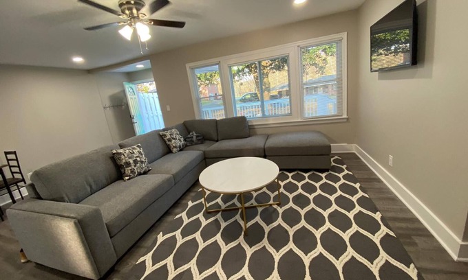 Marietta House | Conveniently Located close to the City Center