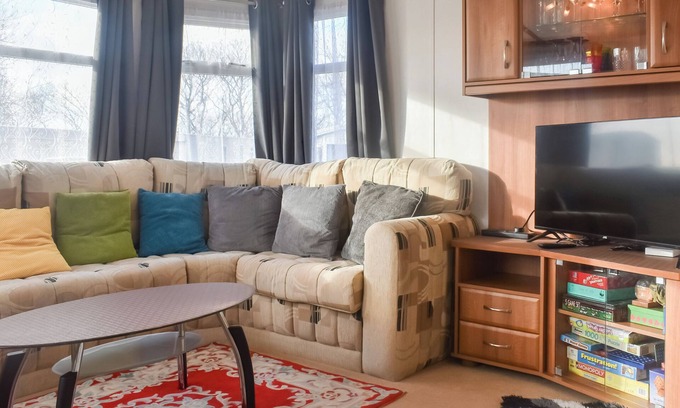 Millom Apartment | Cookies Corner is a three-bedroom caravan is perfect for a relaxing getaway.