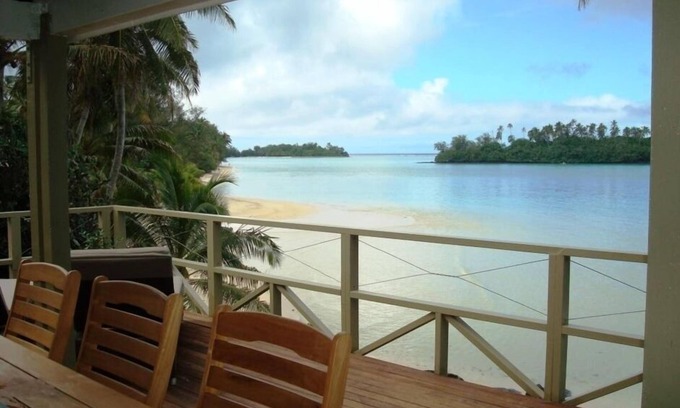 Tapere of Titikaveka House | Cooks Beach House - Laurie Residence