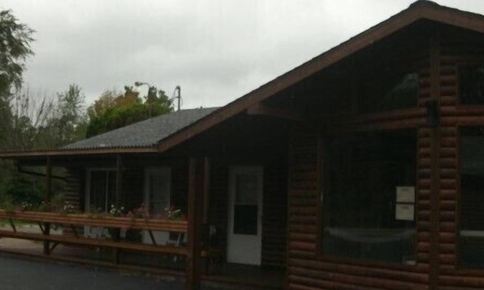 Michigan City Hotel | Cool Springs Inn