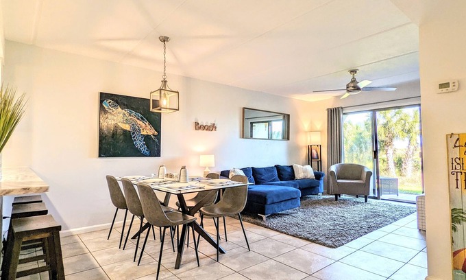 St. Augustine Beach Condo | "Cool Waves Oceanfront Retreat" St Augustine Beach 2 Pools 5 Hot Tubs! On the Beach