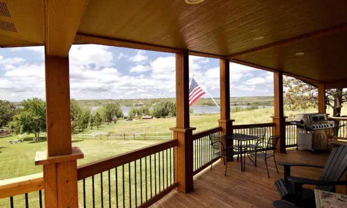 Roberts House | Cooney Reservoir Getaway