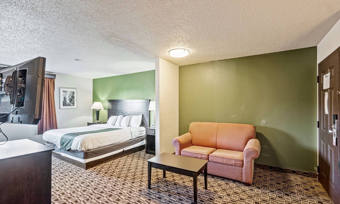 Wichita Hotel | Coratel Plus Deluxe Suite 1 King Bed with Sofa Non Smoking Oversized