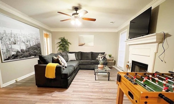 Cordova House | Cordova! Modern 3BR, Hot tub&bbq