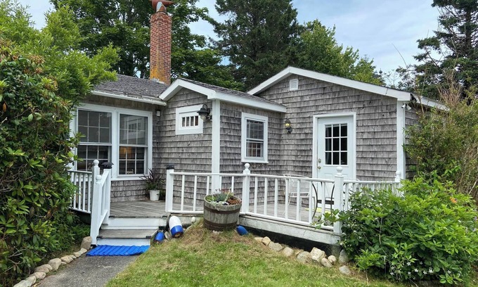 Corea Bed & Breakfast | Corea Harbor's Black Duck Inn