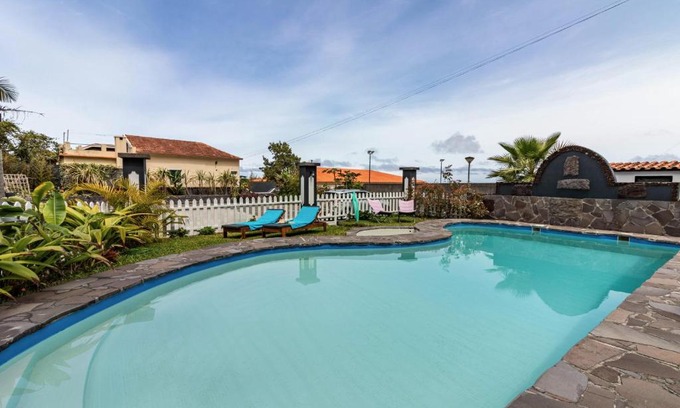 Ponta Delgada Apartment | Cork House - Fernandes Cottage