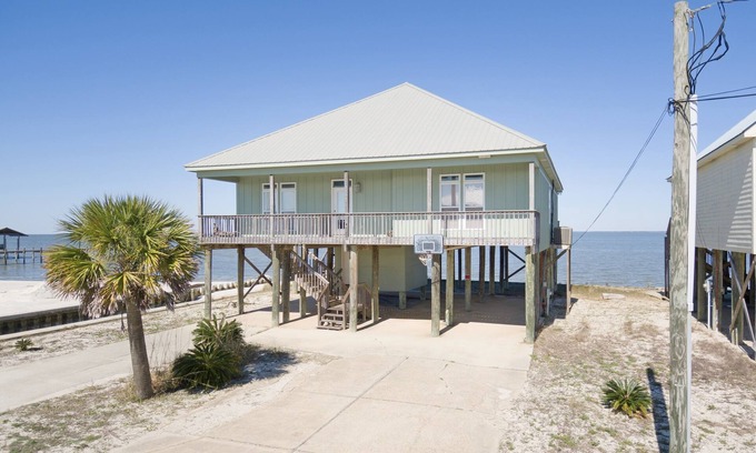 Silver Cay House | Corner pet-friendly, 5/3 bay sunset views! - TraMarLis