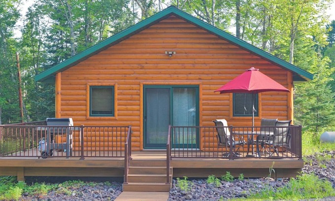 Cornucopia Cabin | Corny's Hidden Gem: Luxe Cabin on the South Shore