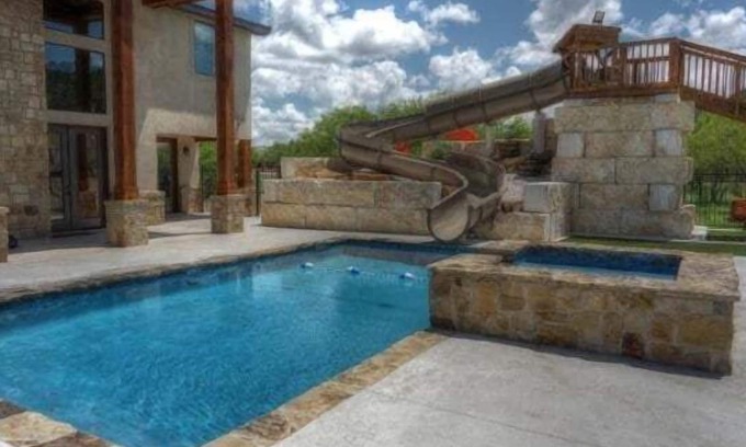 Concan House | Corona del Rio @ Frio Premier Rental Homes