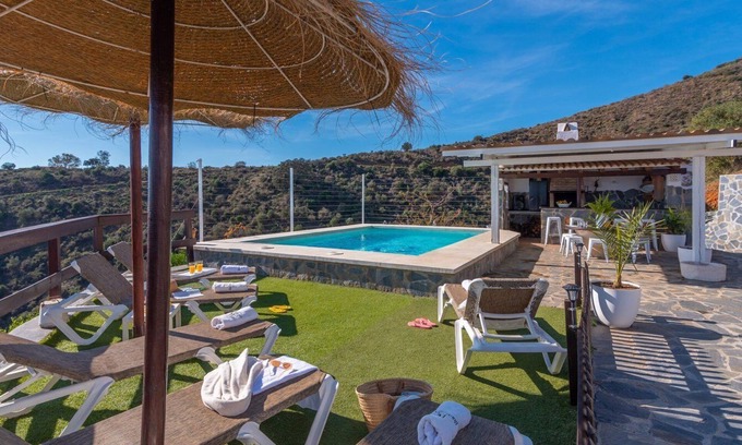 El Borge Villa | Cortijo La Envarra El Borge by Ruralidays