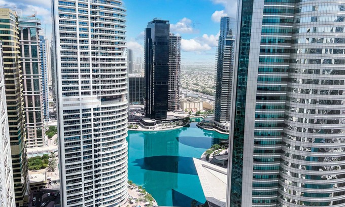 Jumeirah Lake Towers Hotel | Cosmos Living Goldcrest Executive