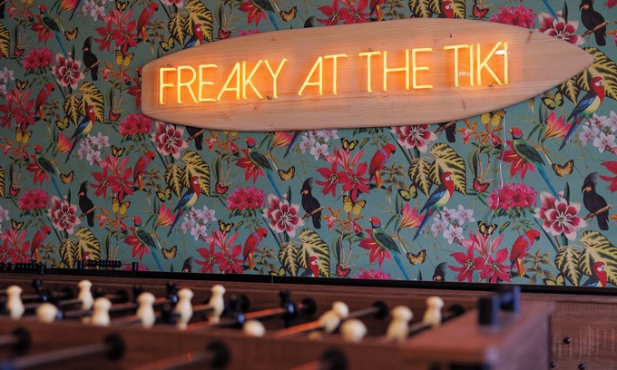 Bradenton House | Costal Escape: Heated Pool~Tiki Bar~Hot Tub~Fire Pit~Acarde~Pool Table