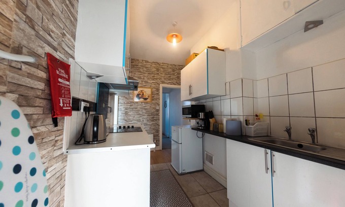 Lincoln Apartment | Cosy 1 Bed Apt in Lincoln With Amenities & Parking,