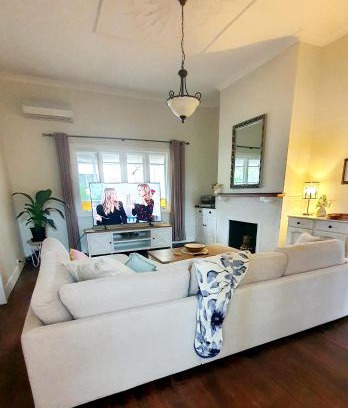 Mount Barker House | Cosy, 1930s Country Style Cottage in Mount Barker WA