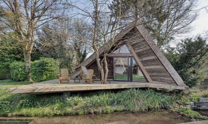 Winchester Cabin | Cosy A-Frame cabin nestled in the chalk steams of Hampshire