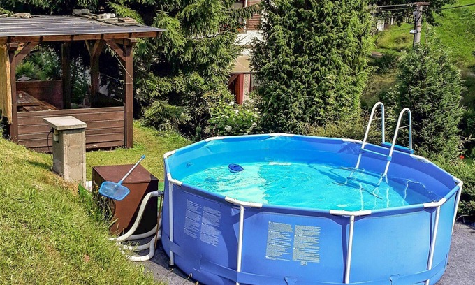 Starkov Villa | Cosy apartment in villa for 4 guests with WIFI, pool, TV, patio and pets allowed