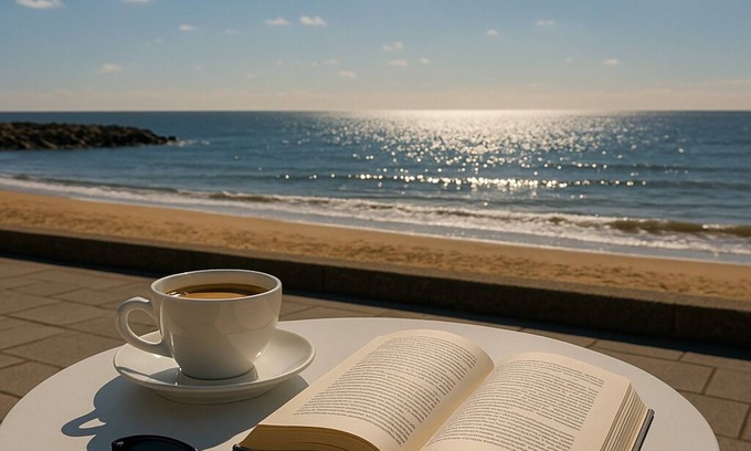 Woodhorn House | Cosy coastal retreat—steps from beach, cafés, pubs & parks. Pirate room for kids