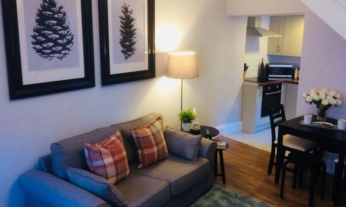 Wing House | Cosy cottage (Sleeps 4 + cot) perfect to explore Hadrian's Wall and Lakes