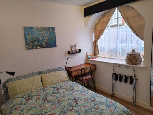 Crewkerne Apartment | Cosy Flat in a Pretty Town.