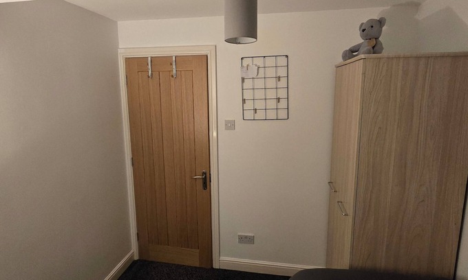 Mapperley House | Cosy House on the hills of Carlton, 15 mins away from Nottingham City Centre