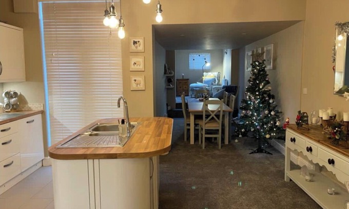 Clitheroe House | Cosy House set in historic town of Clitheroe.3 bedrooms sleeps 5