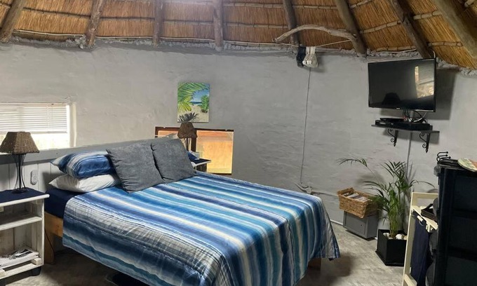 Port Shepstone Apartment | Cosy Rustic Little Cottage