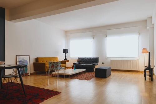 Komotini Apartment | Cosy & Spacious Central Apartment