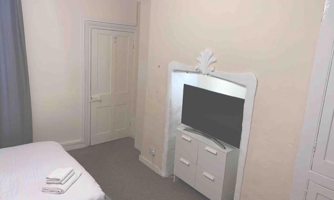 Exeter Apartment | Cosy Studio Apartment