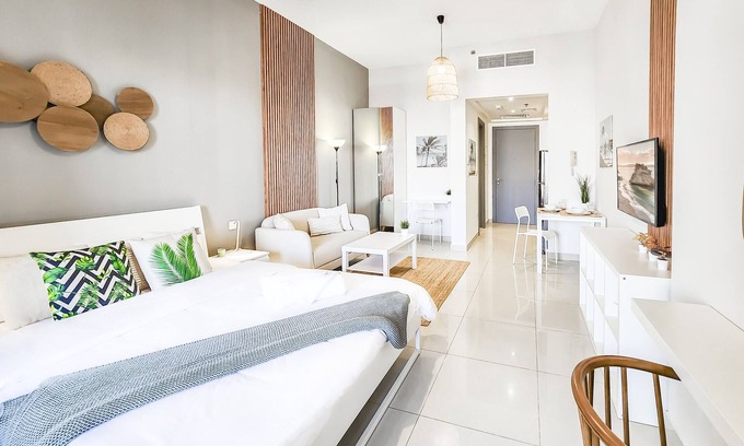 Al Hamra Village Apartment | Cosy Studio in Royal Breeze Al Hamra