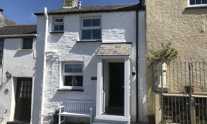 Tregony Cottage | Cosy Village Cottage, valley views, parking, wifi and dog friendly