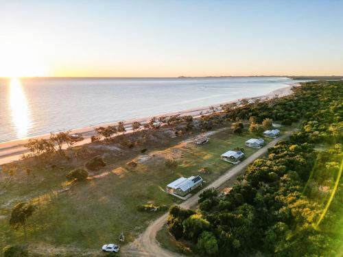 Curtis Island Villa | Cottage 3 Cape Keppel Beach