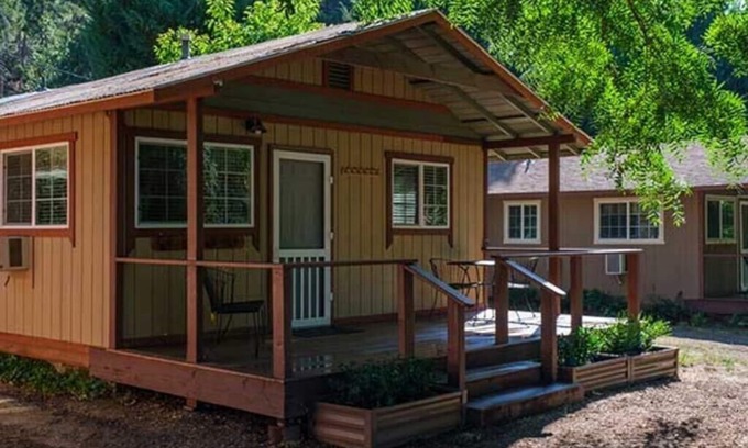 Somes Bar Cottage | Cottage 4.