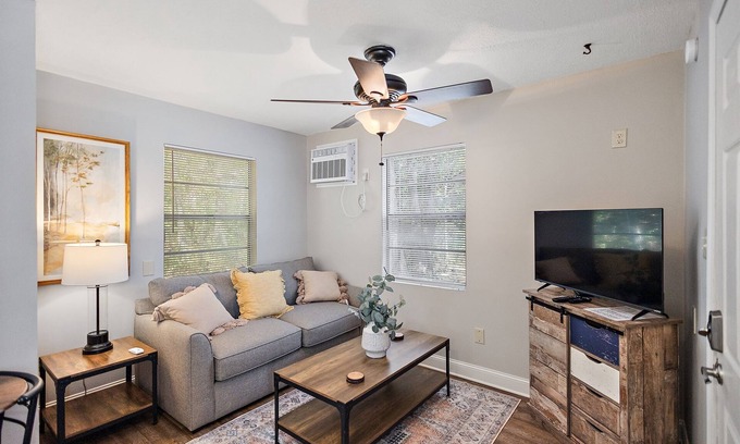 Ridgeland Cottage | Cottage 5 - Smugglers Run