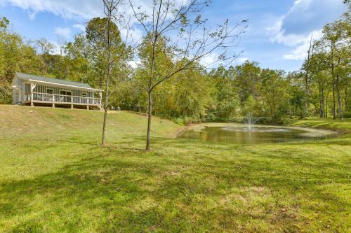 Logan House | Cottage Close to Caves and Trails in Hocking Hills!