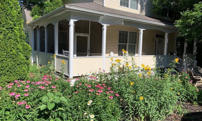 Lakeside Cottage | Cottage Custom built by owner plus 4 person golf cart included