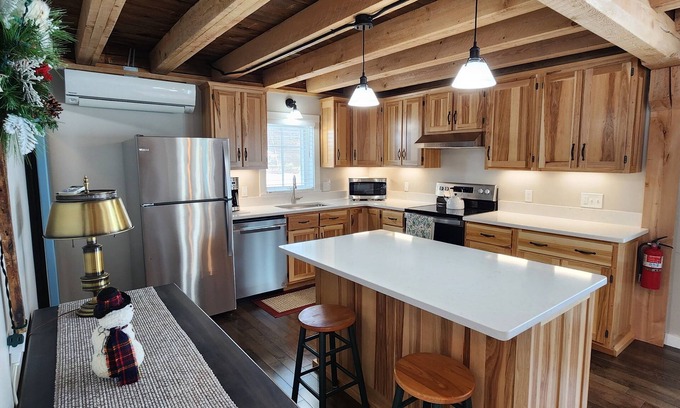 Contoocook Cottage | Cottage in Charming Contoocook Village. Ideal for Staycations and Remote Work