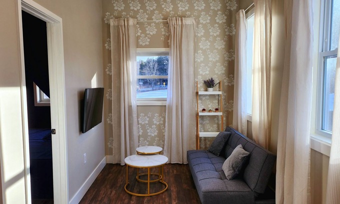 West Dover Cottage | Cottage in Private Village On VT-100 (5-min to Mount Snow)