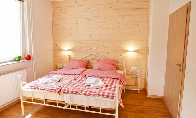 Homberg Apartment | Cottage in the Rinnetal: Apartment Rotkäppchen, wheelchair accessible, with garden