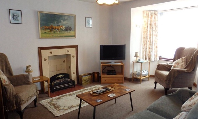 Trefin Cottage | Cottage in Trefin, Nr St Davids, Pembrokeshire Coast, National Park, West Wales