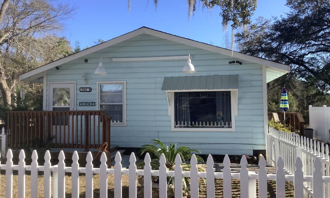 Little River Cottage | Cottage near Little River Waterfront. Pets stay FREE!