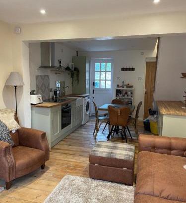 Wivenhoe House | Cottage of Content