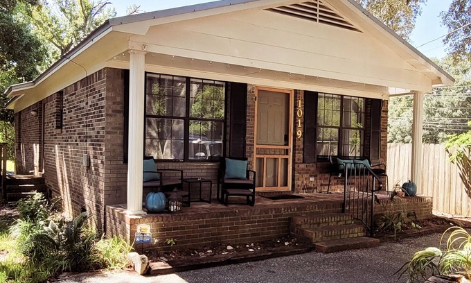 Dauphin Island Cottage | Cottage on Cadillac, Fantastic 3-bedroom with Outdoor Firepit on Dauphin Island