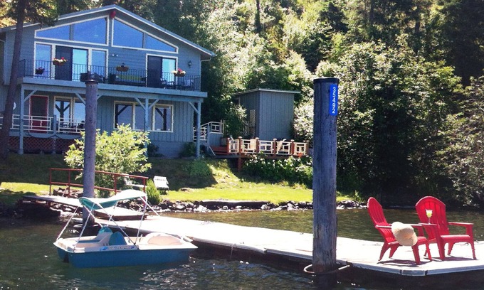 Coeur d'Alene Cottage | Cottage on the Shore: Private Dock, Relaxing Views, Grass Lawn
